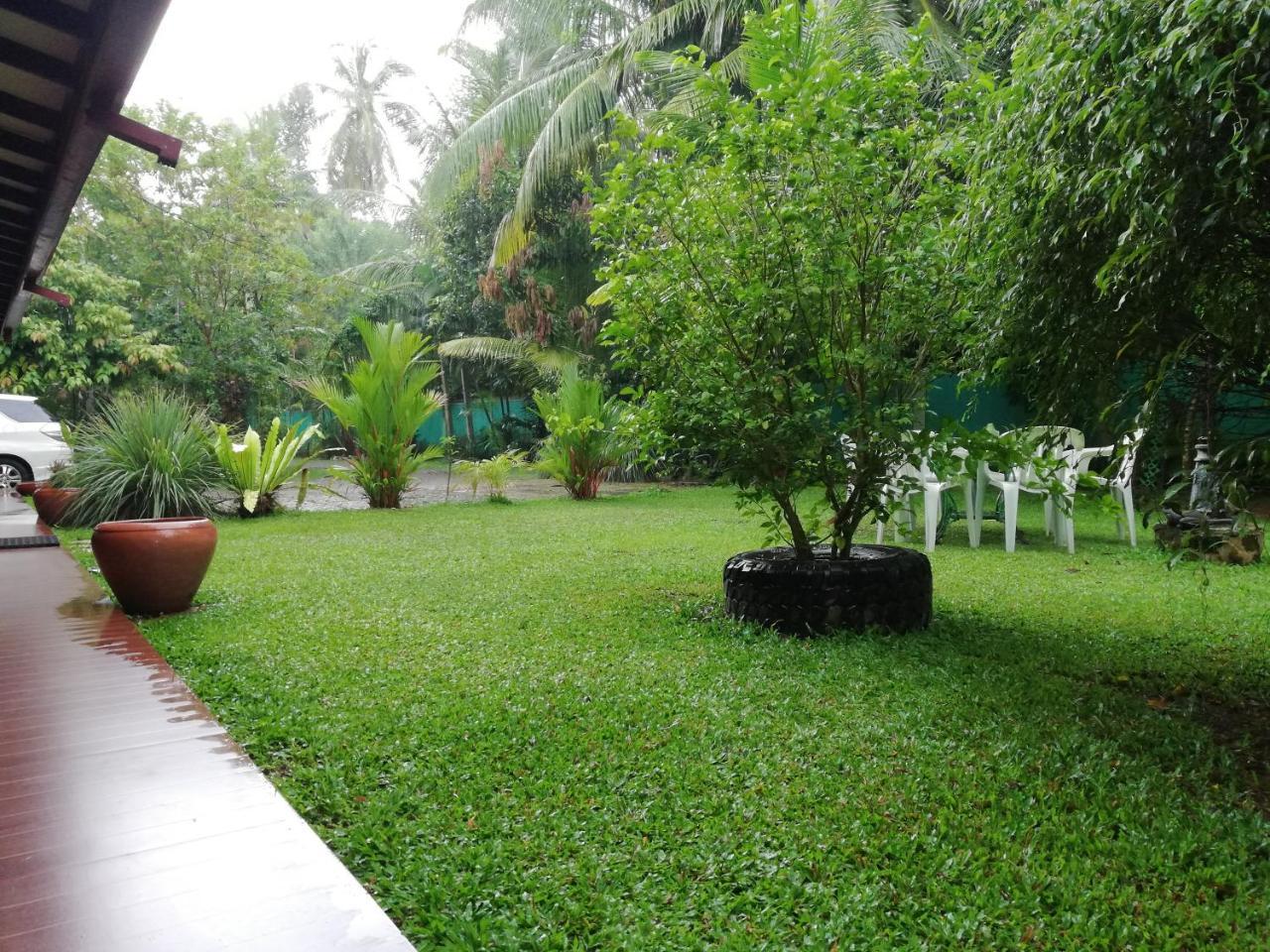 Manik Villa Bentota Bagian luar foto
